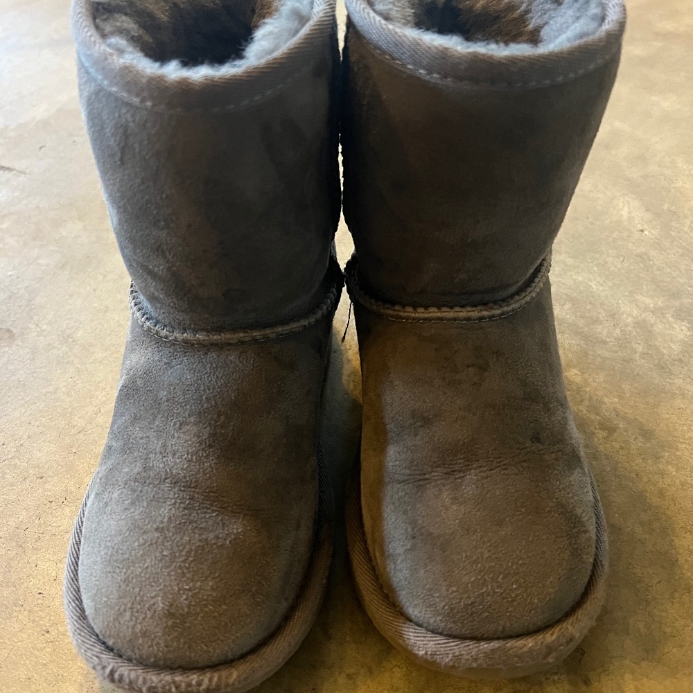 Toddler gray ugg boots